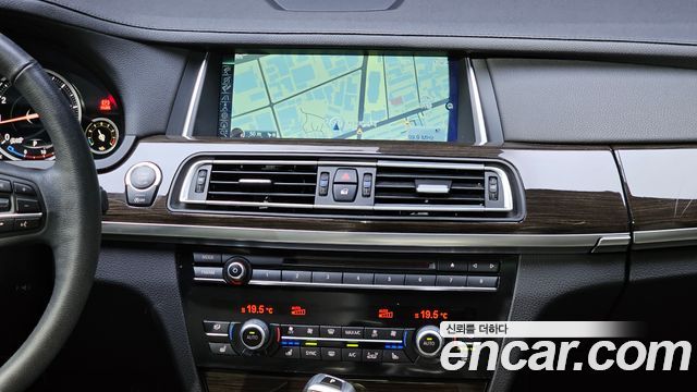 BMW 7-Series 2014 — photo 14