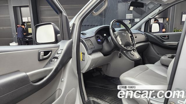Hyundai Starex 2021 — photo 13