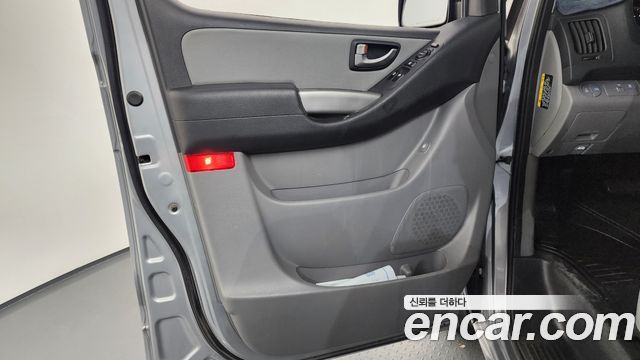 Hyundai Starex 2021 — photo 15