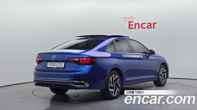 Volkswagen Jetta 2023 — photo 2