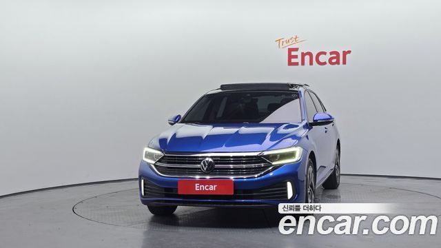 Volkswagen Jetta 2023 — photo 3