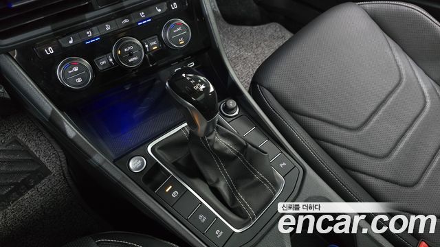 Volkswagen Jetta 2023 — photo 9