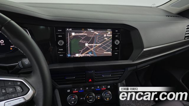 Volkswagen Jetta 2023 — photo 12
