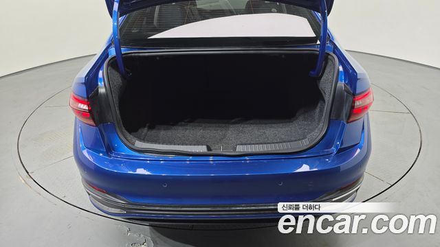 Volkswagen Jetta 2023 — photo 17