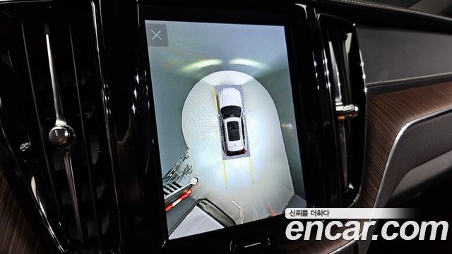 Volvo XC60 2022 — photo 15