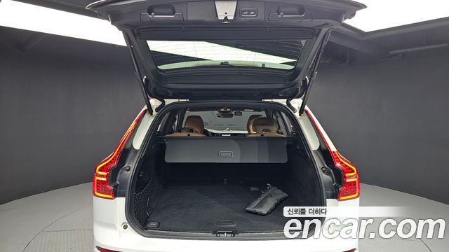 Volvo XC60 2022 — photo 20