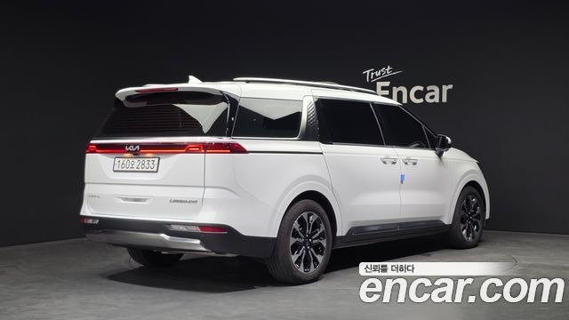Kia Canival 2023 — photo 2