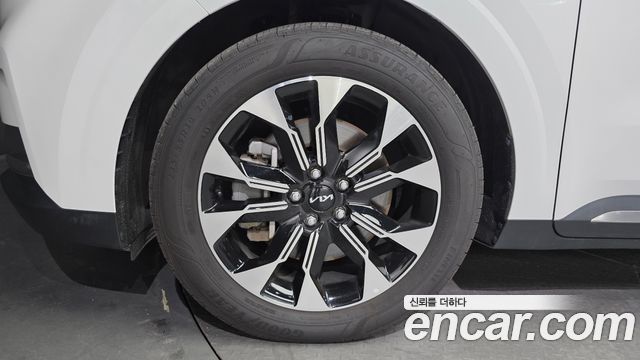 Kia Canival 2023 — photo 5