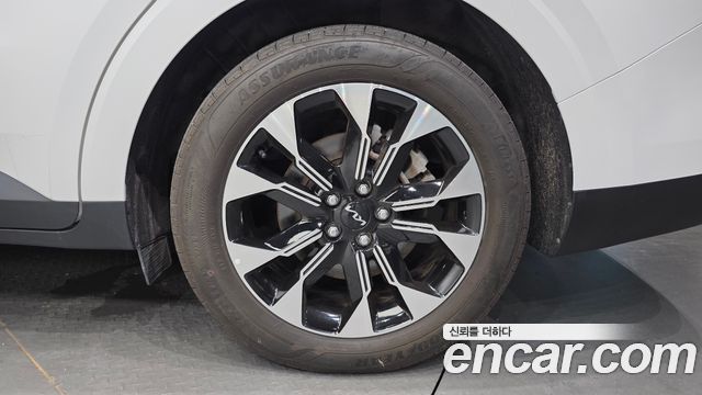 Kia Canival 2023 — photo 7