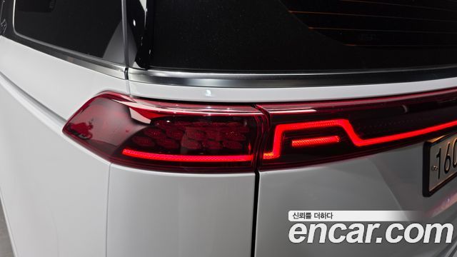 Kia Canival 2023 — photo 9