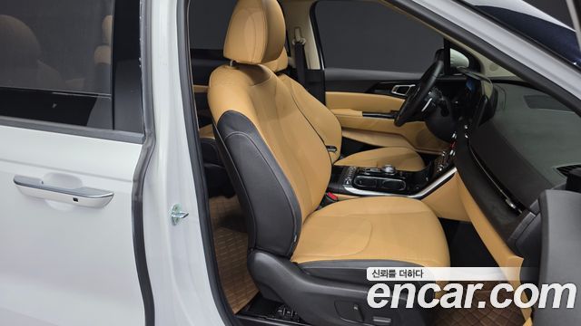 Kia Canival 2023 — photo 16