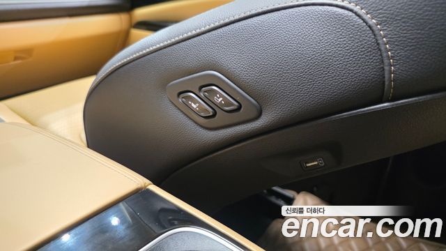 Kia Canival 2023 — photo 28