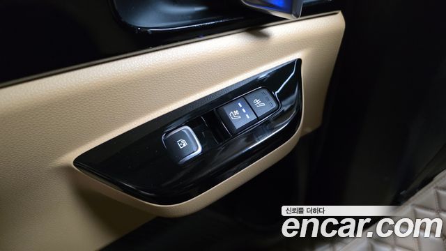 Kia Canival 2023 — photo 30