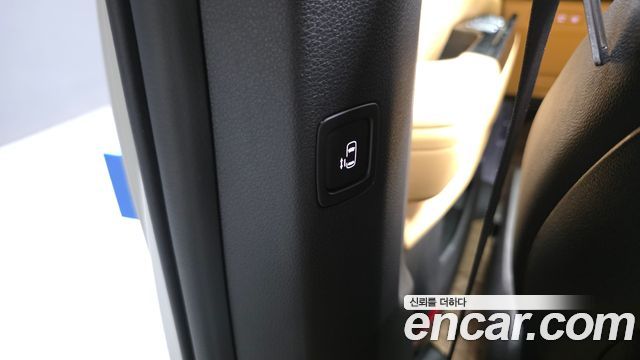 Kia Canival 2023 — photo 31