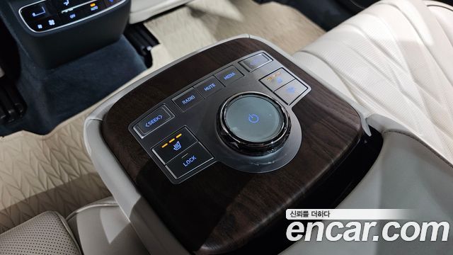 Genesis G80 2023 — photo 27