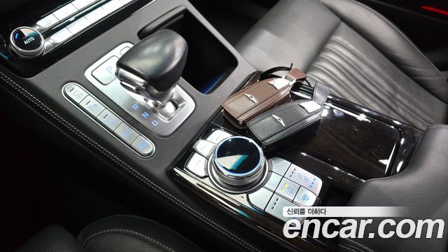 Genesis G90 2019 — photo 9