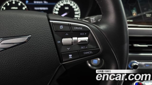 Genesis G90 2019 — photo 15