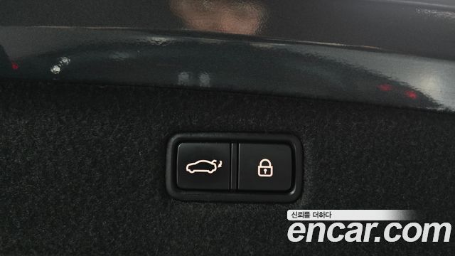 Genesis G90 2019 — photo 16