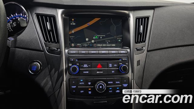 Hyundai Sonata 2014 — photo 16