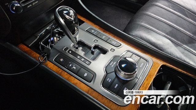 Hyundai Equus 2010 — photo 9