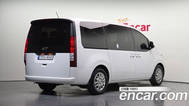 Hyundai Staria 2022 — photo 2
