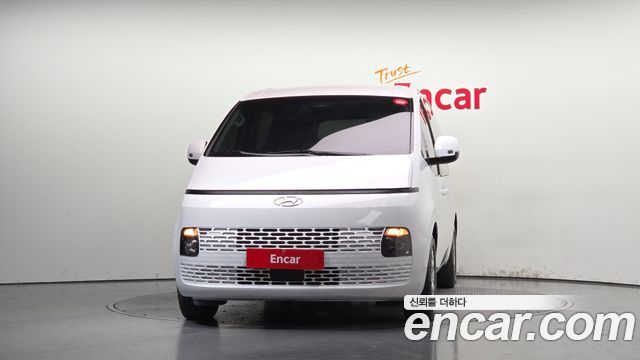 Hyundai Staria 2022 — photo 3