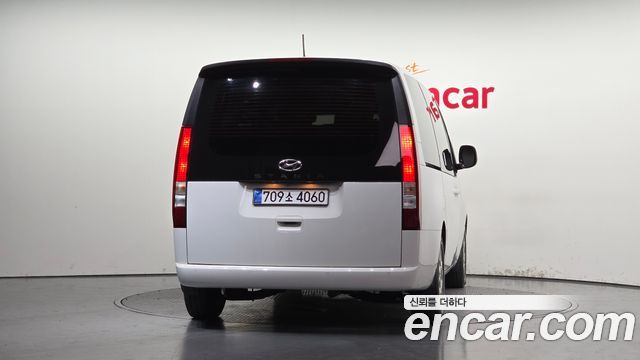 Hyundai Staria 2022 — photo 4