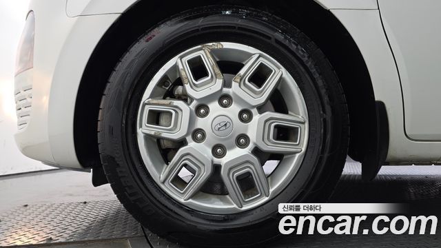 Hyundai Staria 2022 — photo 5