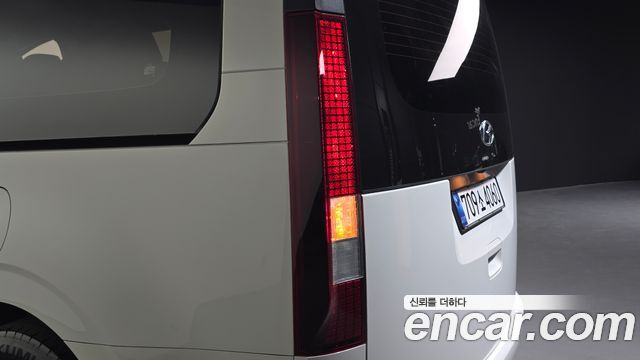 Hyundai Staria 2022 — photo 9