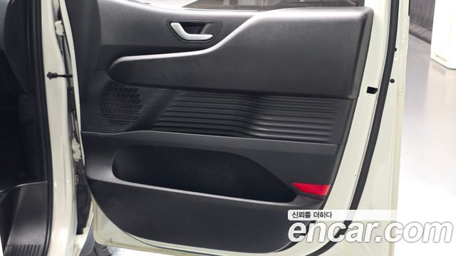 Hyundai Staria 2022 — photo 15