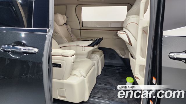 Lexus LM 2025 — photo 17
