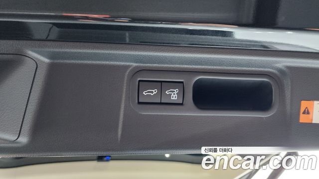 Lexus LM 2025 — photo 23