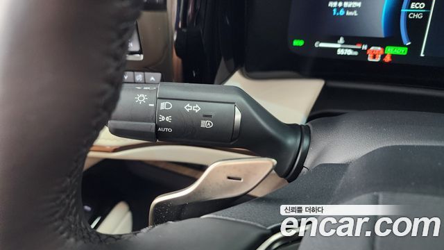 Lexus LM 2025 — photo 33