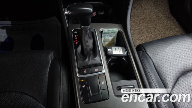 Kia K5 2019 — photo 12