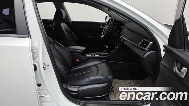 Kia K5 2019 — photo 16