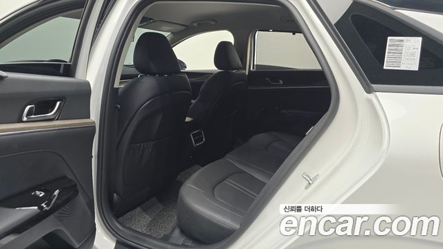 Kia K5 2023 — photo 17