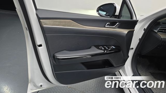Kia K5 2023 — photo 14