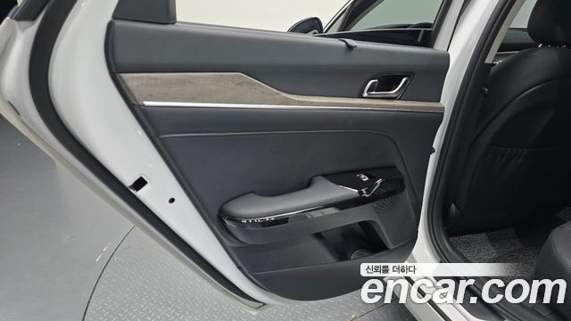 Kia K5 2023 — photo 15