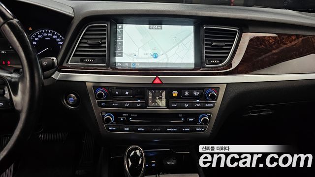 Hyundai Genesis 2016 — photo 13
