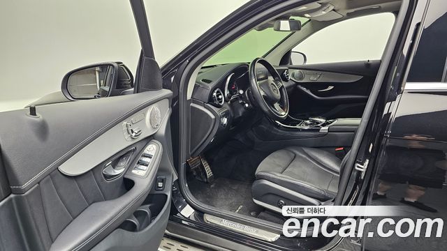 Mercedes-Benz GLC-Class 2019 — photo 13
