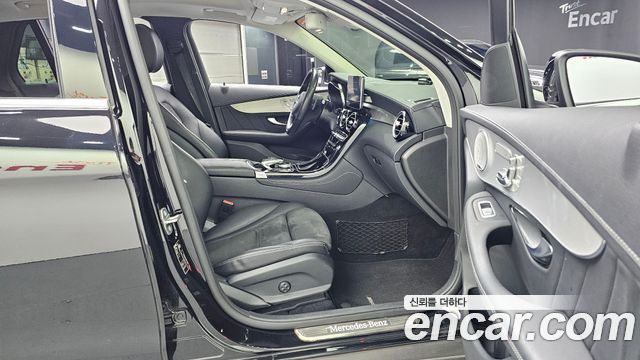 Mercedes-Benz GLC-Class 2019 — photo 17