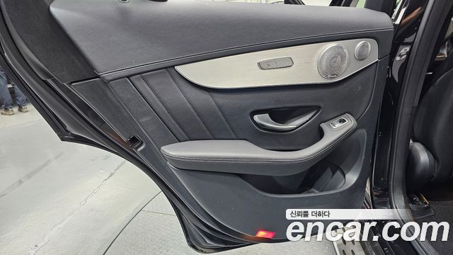 Mercedes-Benz GLC-Class 2019 — photo 15