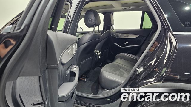 Mercedes-Benz GLC-Class 2019 — photo 16