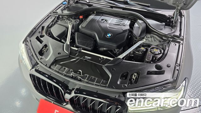 BMW 5-Series 2021 — photo 6