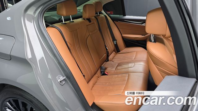 BMW 5-Series 2021 — photo 17