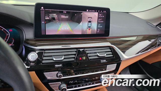 BMW 5-Series 2021 — photo 23