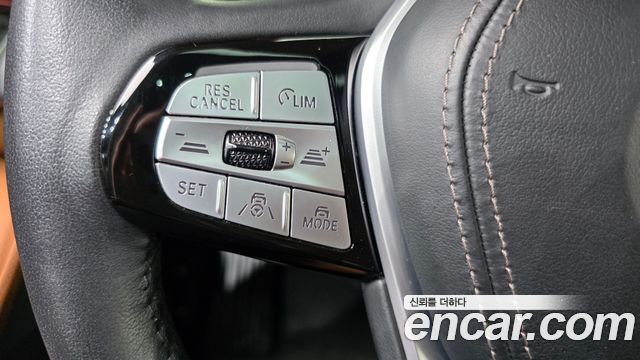 BMW 5-Series 2021 — photo 25