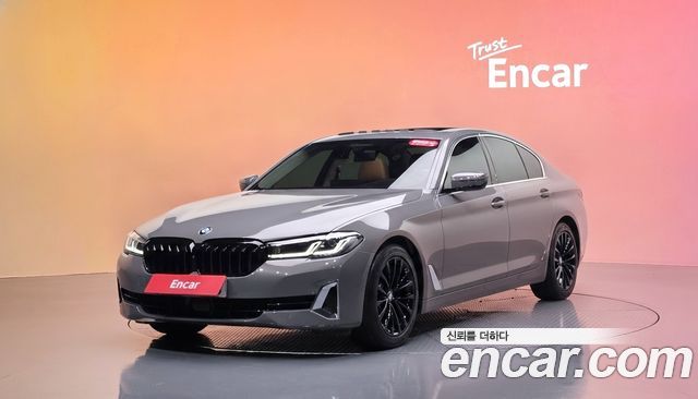 BMW 5-Series 2021 — photo 1