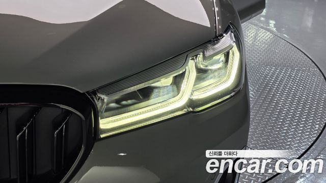 BMW 5-Series 2021 — photo 8