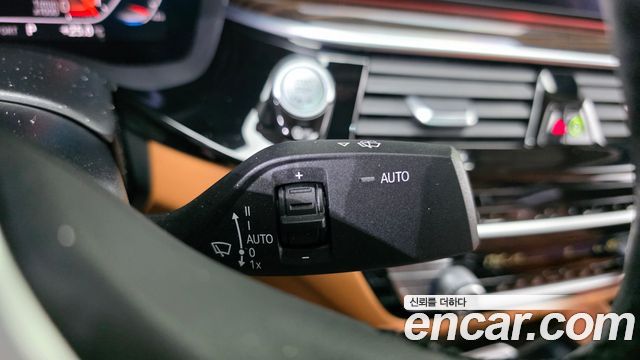 BMW 5-Series 2021 — photo 27